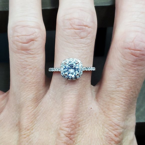 Jewelry - Size 9.75 Sterling Silver Brilliant Cubic Zirconia Halo Style Band Ring